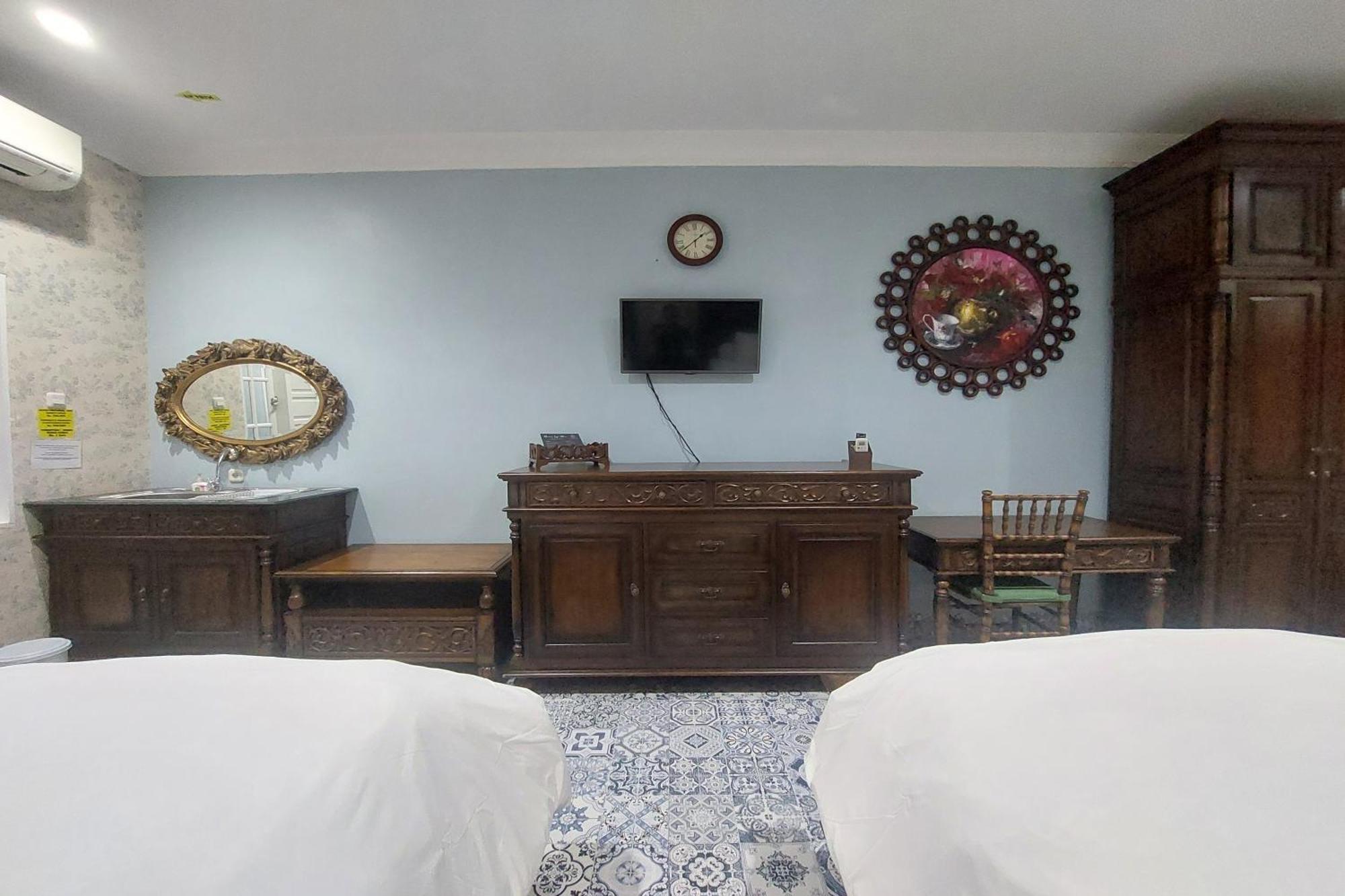 Nonie'S Huis Hotel Medan Bagian luar foto