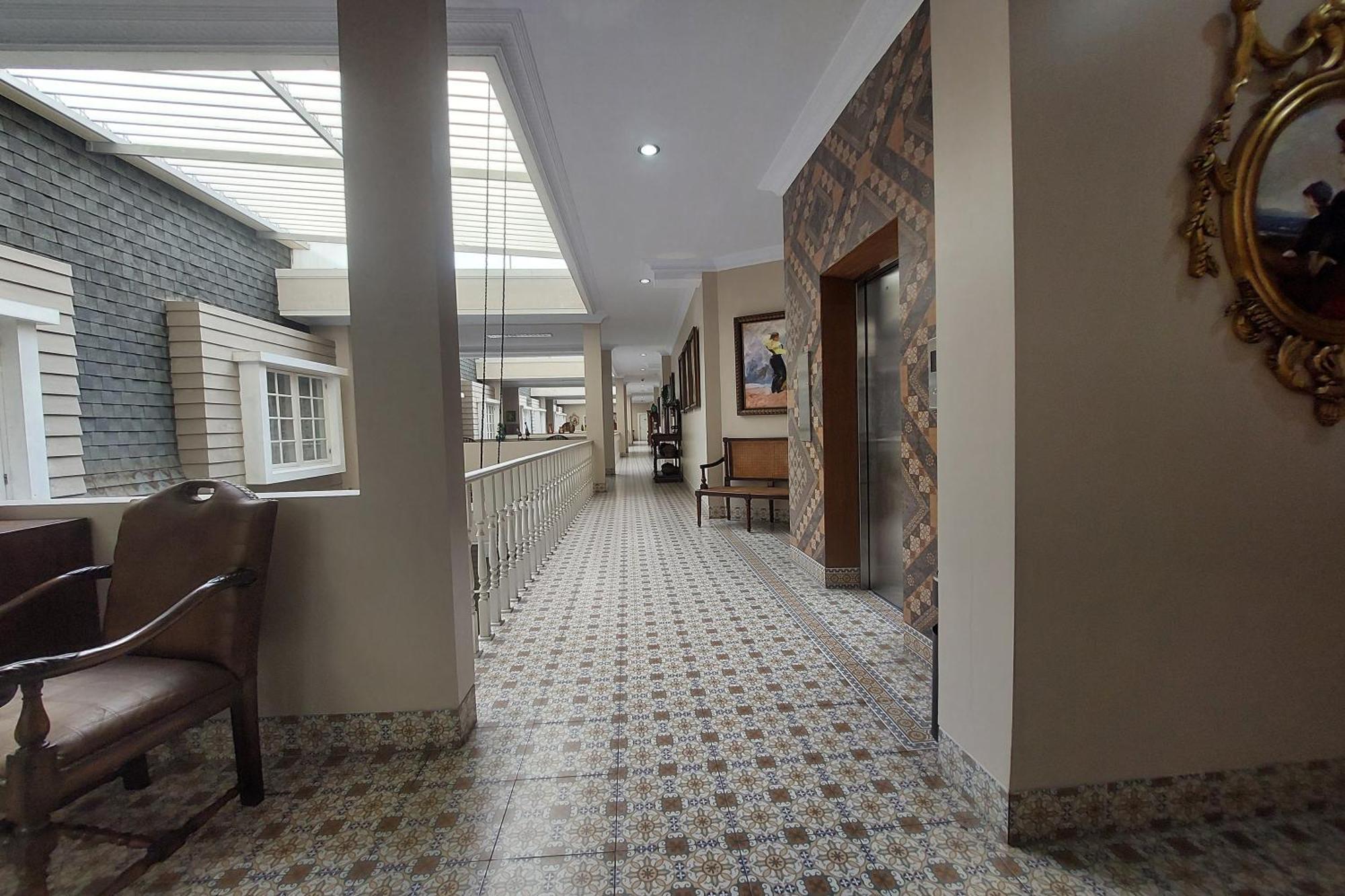 Nonie'S Huis Hotel Medan Bagian luar foto